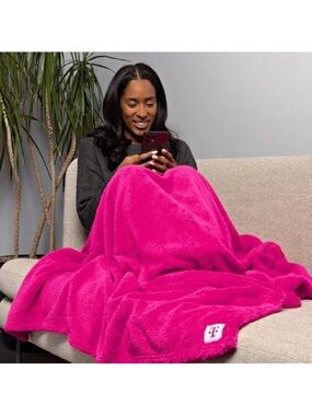 2X T-Mobile Cozy Pink Throw Blanket